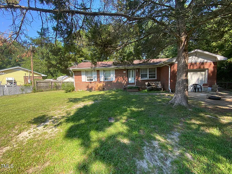 Bliss Avenue, Spring Lake, NC 28390